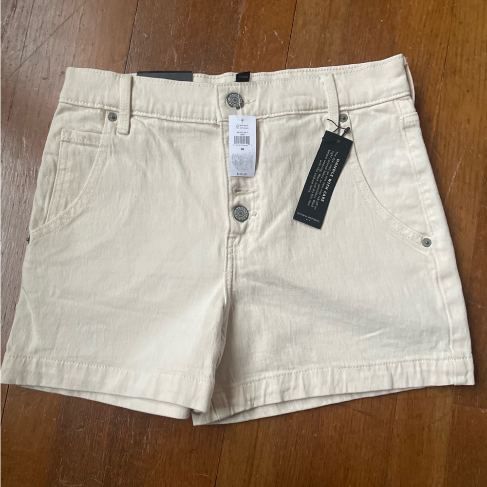NWT Banana Republic Cream Shorts